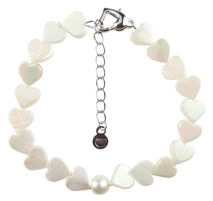 Wit zoetwater parel armband met wit parelmoeren hartjes | White Pearl Heart Shell
