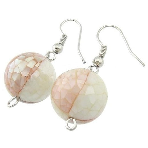 Parelmoeren oorbellen met wit en zalm kleurig mozaïk parelmoer en sterling zilver 925 liggend | Ball Mosaic