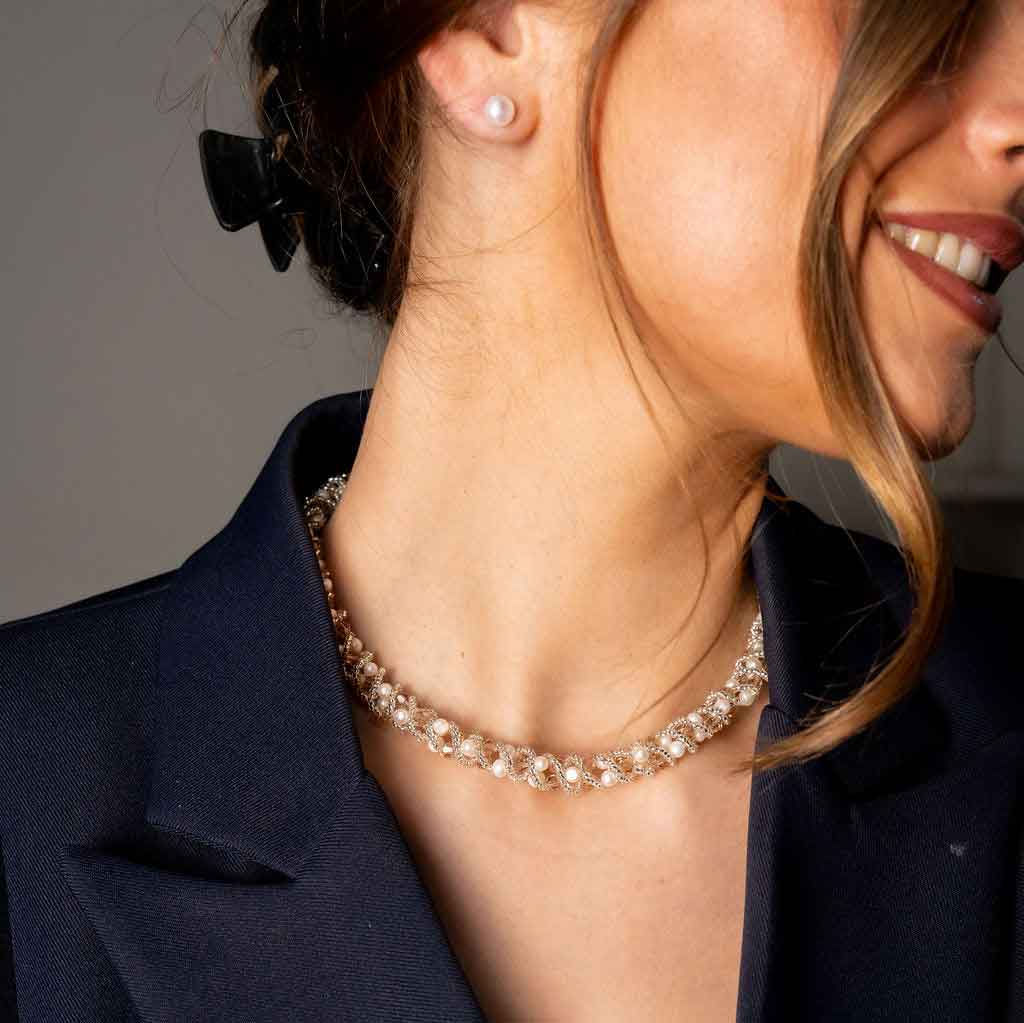 Zoetwater parelketting gedragen door model