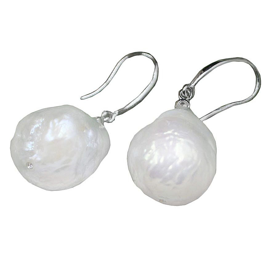 Witte zoetwater parel oorbellen met sterling zilver(925) liggend | Bling Kasumi White Pearl