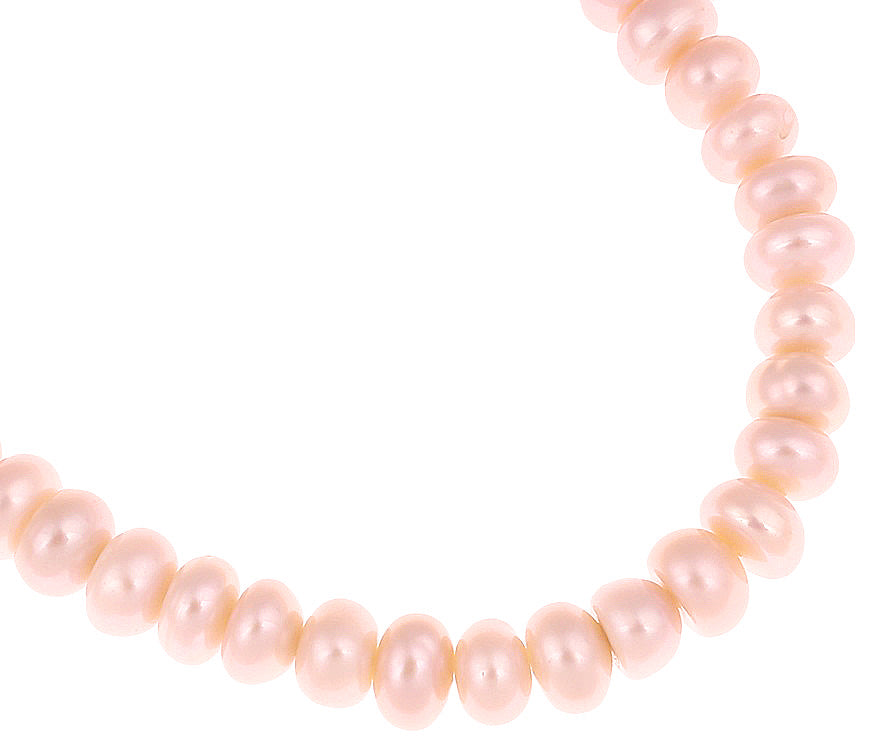 Detail van elastisch zoetwater parel armband met zalm kleurige parels | Little Button Pearl Pink