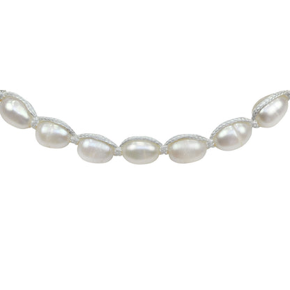 Detail van wit zoetwater parel armband, schuif armband met parels | White Pearl Cord