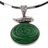 Detail van groene edelstenen ketting met malachiet hanger | Malachite Choker