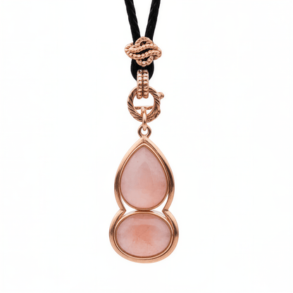 Detail van roze edelstenen ketting met rozenkwarts en rosé goud | Rosé Quartz Gold