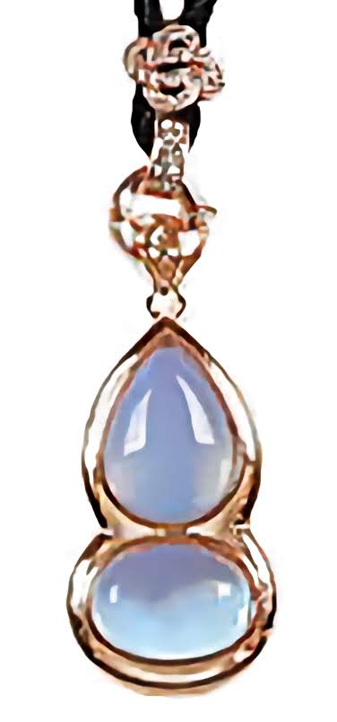 Detail van blauwe edelstenen ketting met opaal hanger en rosé goud | Sea Opal Gold