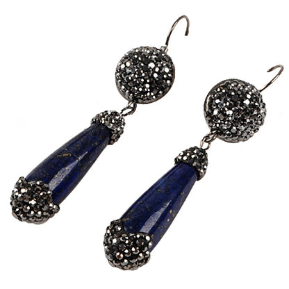 Blauwe edelstenen oorbellen met lapis lazuli en stras stenen schuin liggend | Bright Lapis Lazuli Long Drop