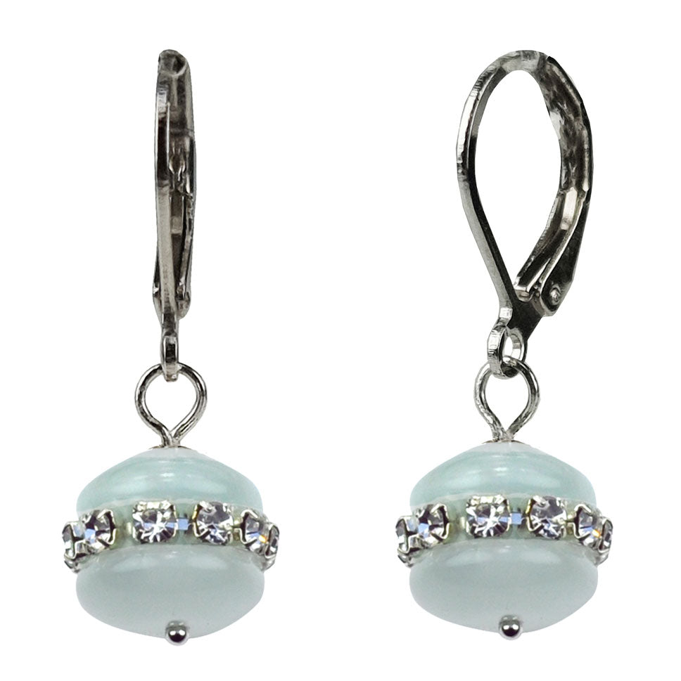 Witte edelstenen oorbellen met stras stenen en sterling zilver, voor en zijaanzicht | Cat&