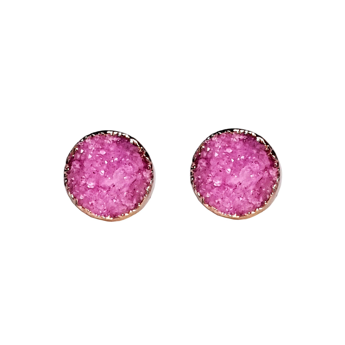 Edelstenen oorknoppen met roze druzy agaat en goud vooraanzicht | Druzy Gold Fuchsia