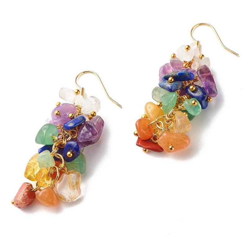 Edelstenen oorbellen met goud edelstaal en diverse edelstenen liggend | Gemstone Chips Gold