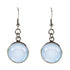 Licht blauwe edelstenen oorbellen met opaal en sterling zilver (925), vooraanzicht | Sea Opal Round