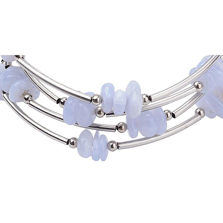 Detail van licht blauw edelstenen wikkel armband met agaat | Wrap Light Blue Agate Chip