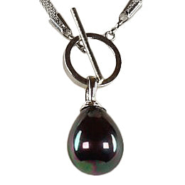 Slotje van mother of pearl parelketting met zwart groene parel hanger | Zora