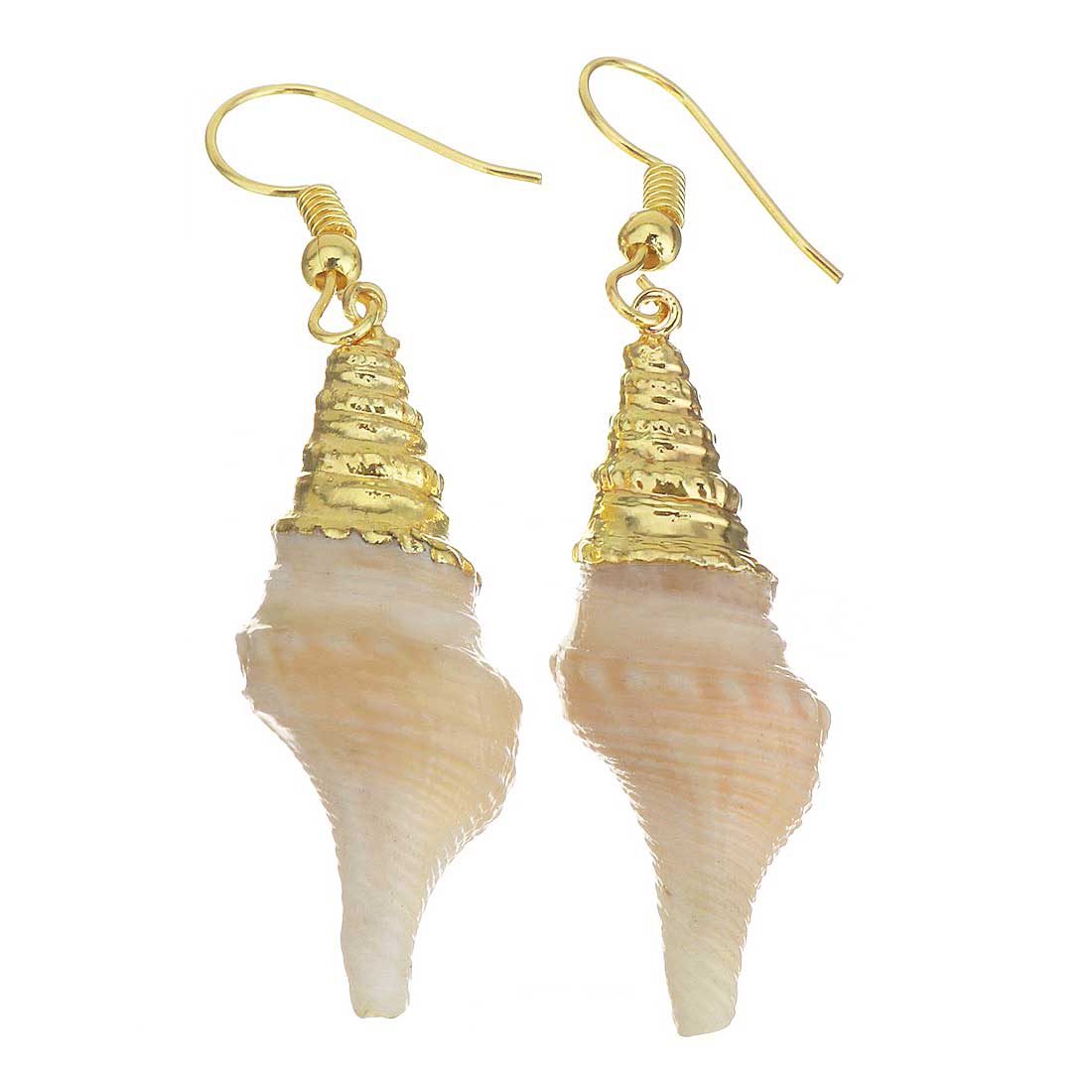 Schelpen oorbellen met crème kleurige schelp en goud edelstaal | Beige Tower Shell