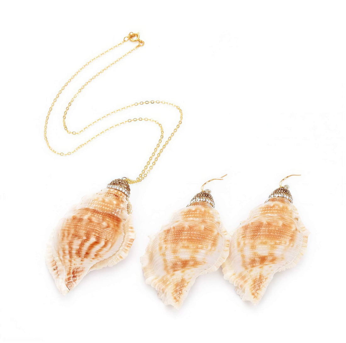 Schelpen set met goud edelstaal - schelpen ketting + schelpen oorbellen | Bright Golden Spiral Shell