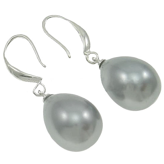 Grijze druppel parel oorbellen, zijaanzicht | Shell Pearl Teardrop Grey