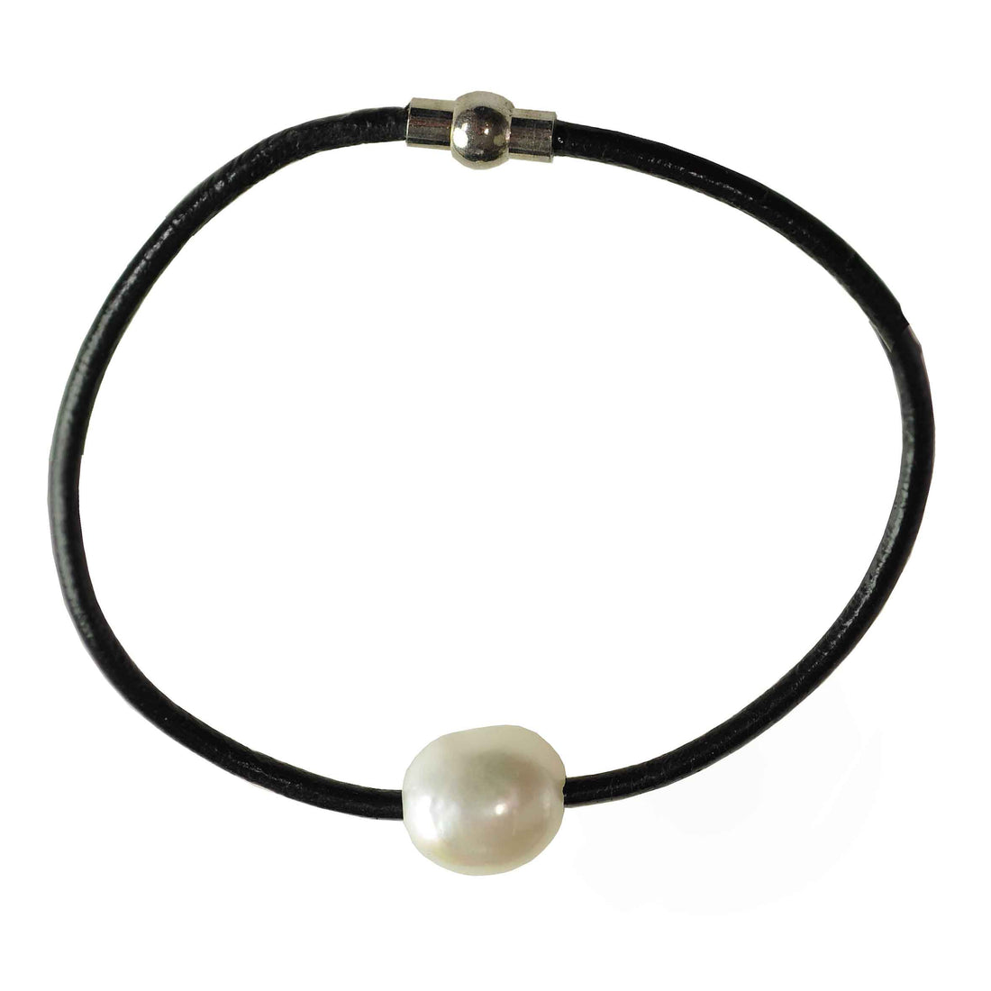 Wit zoetwater parel armband met zwart leer en magneetslot | Baliene