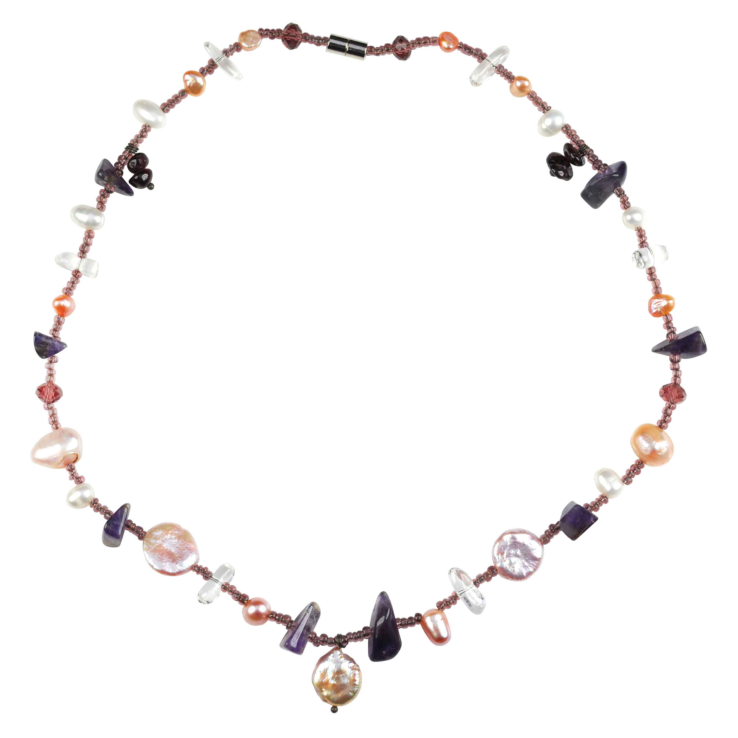 Zoetwater parelketting met witte en zalm kleurige parels, amethist, bergkristal en magneetslotje | Fine