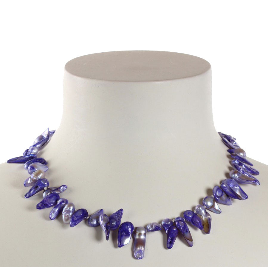 Handgeknoopte zoetwater parelketting met lila kleurige parels en sterling zilver (925) op buste | Purple Blister