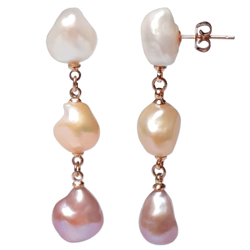 Lange zoetwater parel oorbellen met witte, zalm en roze barok parels en rosé goud | 3 Baroque Soft Pearls