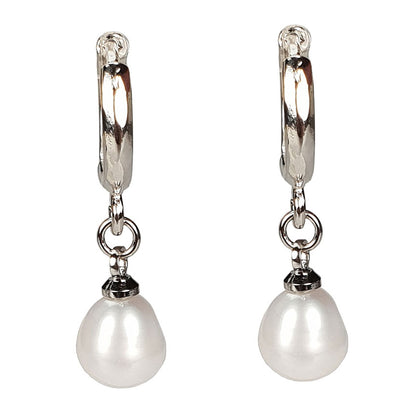 Witte zoetwater parel oorringen met witte parel en zilver edelstaal vooraanzicht | Cadeau set met zoetwater parel oorbellen Bente