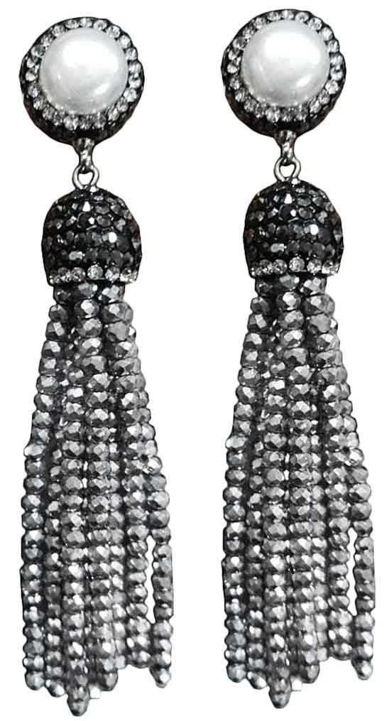 Lange zilveren zoetwater parel oorbellen met stras steentjes en zilver kristallen kwastje | Bright Pearl Silver Crystal Tassel