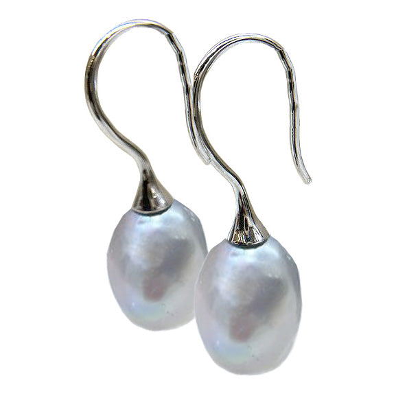Zoetwater parel oorbellen met licht grijze barok parels en zilver | Mayla Grey