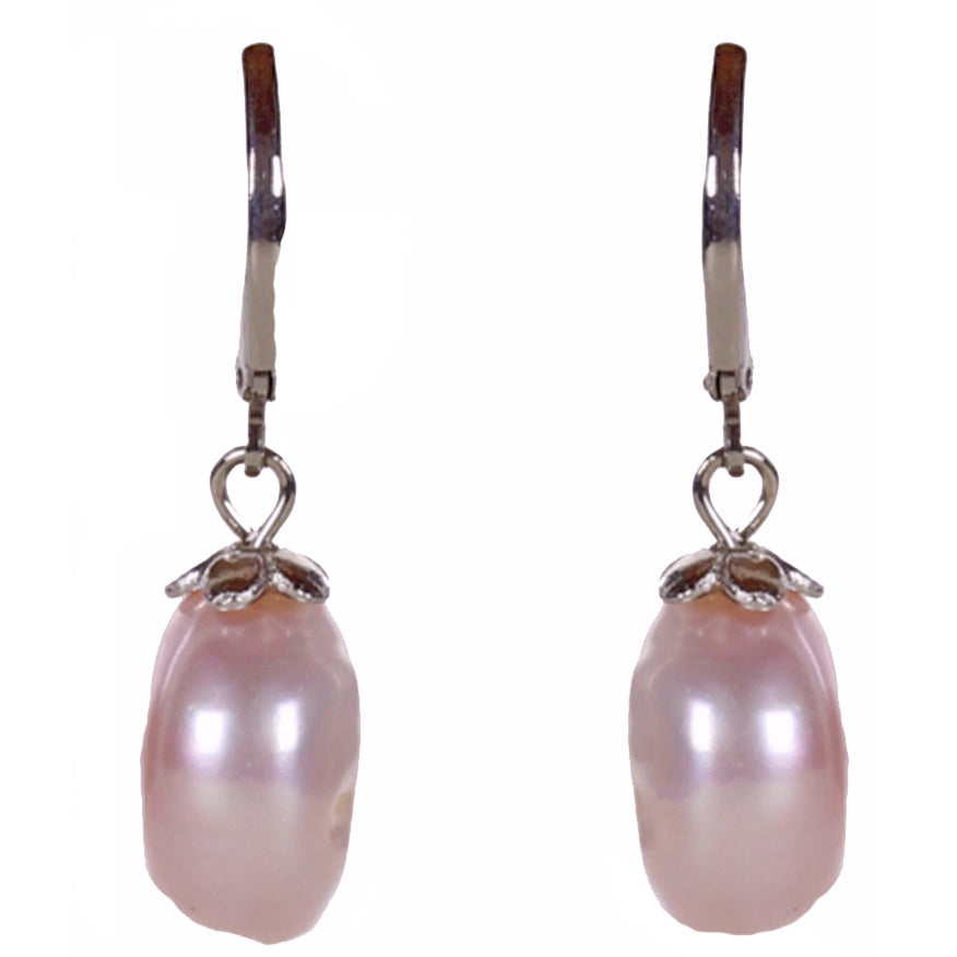 Roze zoetwater parel oorbellen met sterling zilveren (925) oorbelhaakje vooraanzicht | Rola