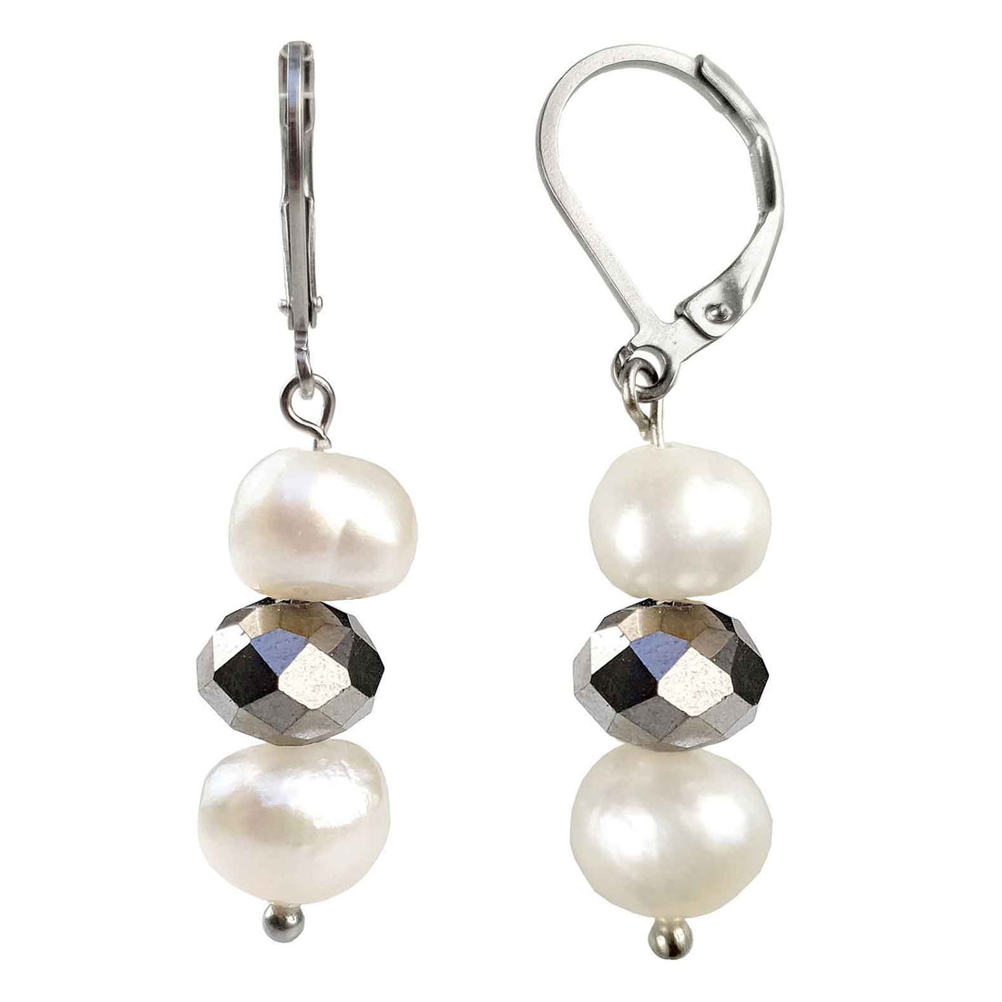 Zoetwater parel oorbellen met witte parels, zilver facet geslepen glaskristallen en zilver edelstaal | Silana