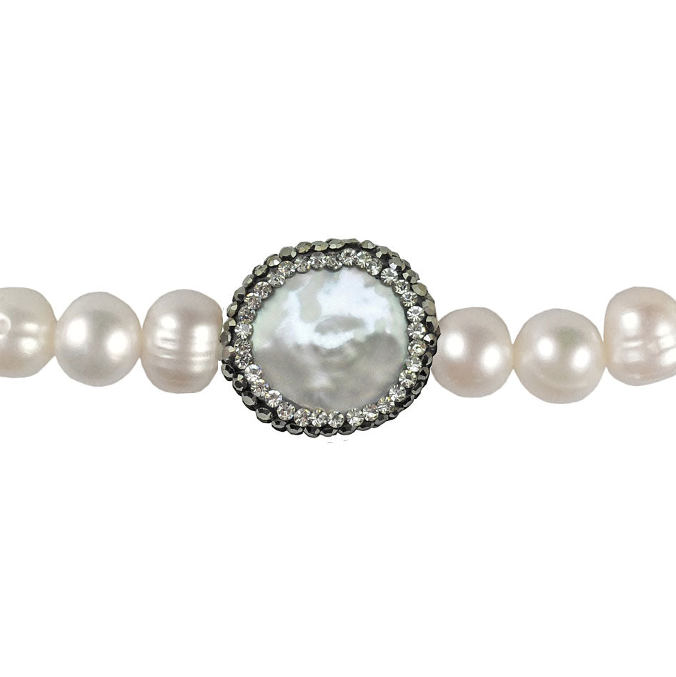 Detail van witte zoetwater parelketting met stras steentjes en sterling zilver (925) | Bling Coin Pearl