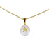 Detail van zoetwater parelketting met witte parel hanger met gouden ster en goud edelstaal | Coin Pearl Golden Star 