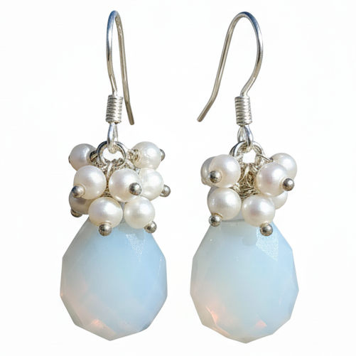 Witte zoetwater parel oorbellen met zee opaal en sterling zilver (925) | Coline