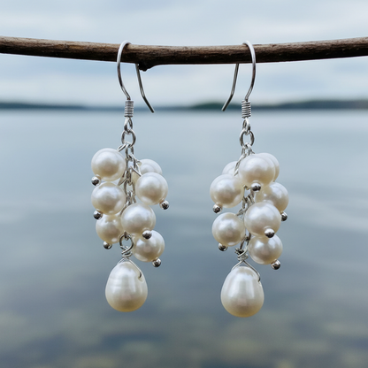 Zoetwater parel oorbellen met witte parels en sterling zilver (925) hangend aan takje | Jozien