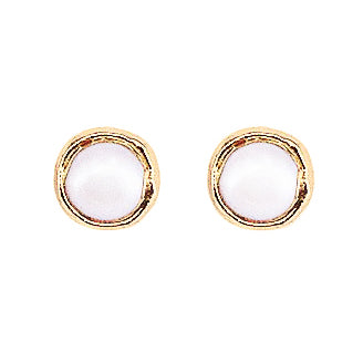 Witte zoetwater parel oorbellen met gouden rand | One Gold Stud Pearl
