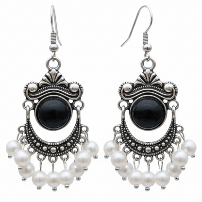 Lange zoetwater parel oorbellen met witte parels en sterling zilver (925) in retro stijl | Pearl Retro Black