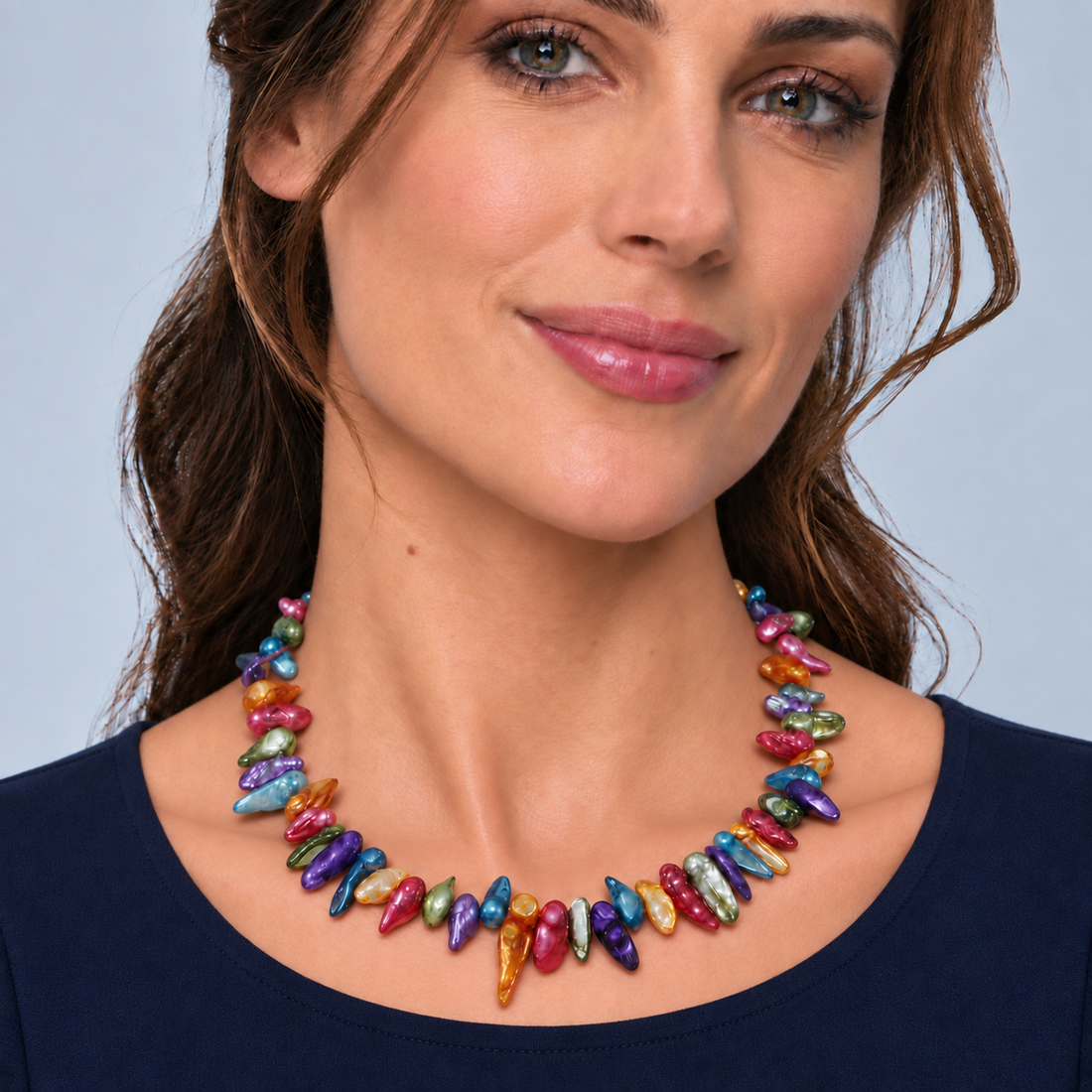 Zoetwater parelketting met vrolijk gekleurde parels en sterling zilver (925) op model | Samba