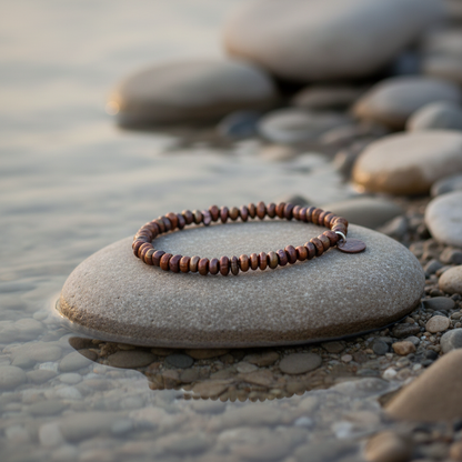 Biba Brown Nugget Pearl armband aan de waterkant