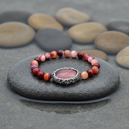 Bling Oval Red Striped Agate armband - verbeterde versie op grijze natte steen
