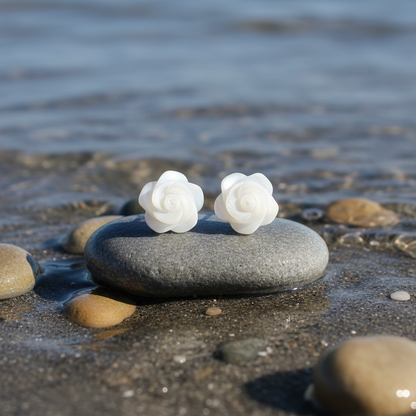 Parelmoeren oorbellen White Shell Flower 8 mm op steen