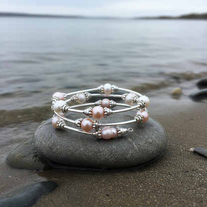 Three Loops Soft Color Pearl armband aan de waterkant