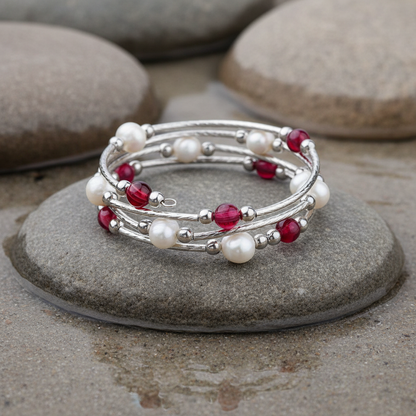 Wrap Pearl Red Striped Agate armband aan de waterkant