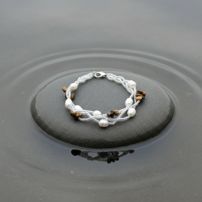 Zoetwater parel met edelstenen armband Twine Pearl Tiger Eye - close-up bovenaanzicht