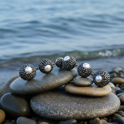 Zoetwater parel oorbellen Bright Pearl Balls op stenen - nieuwe compositie