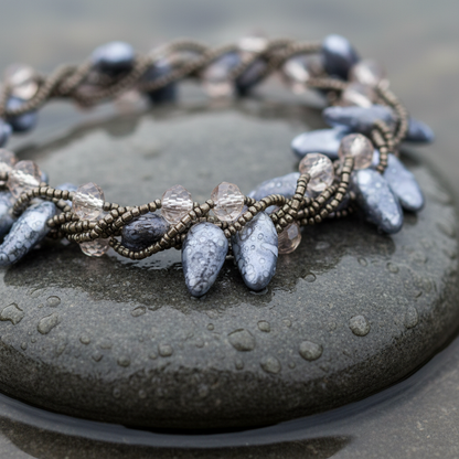 Zoetwater parelketting met blauw grijze parels in 5 rijen close up | Turtle Grey