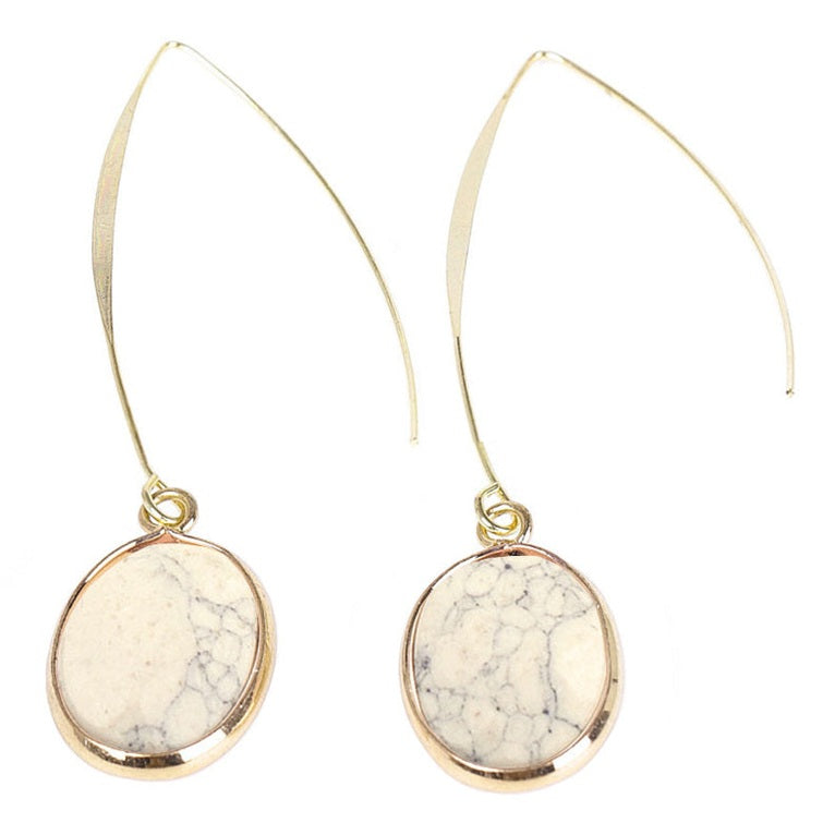 Lange edelstenen oorbellen met howliet en goud | Long Howlite Gold