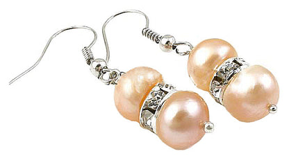 Zoetwater parel oorbellen met zalm kleurige parels, stras steentjes en sterling zilver 925 liggend | Bling Pearl Peach