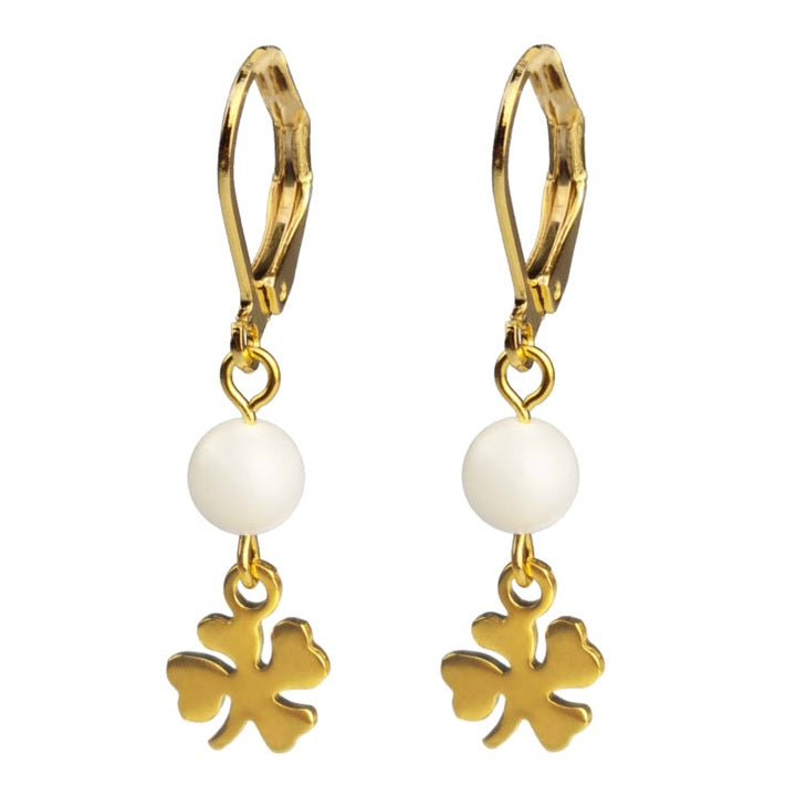 Witte parelmoeren oorbellen met goud edelstaal | Little Good Luck Gold