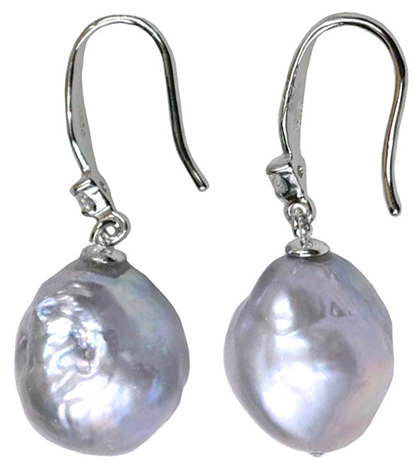Grijze zoetwater parel oorbellen met sterling zilveren oorbelhaakjes en stras steentje, zijaanzicht | Bling Kasumi Grey Pearl