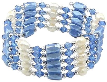 Wit zoetwater parel armband met blauwe magnetiet stenen, opgerold tot armband | Wrap Magnetite Blue Pearl