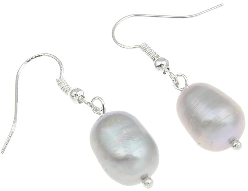 Zoetwater parel oorbellen met licht grijze parel en sterling zilver (925) liggend | Light Grey Rice Pearl