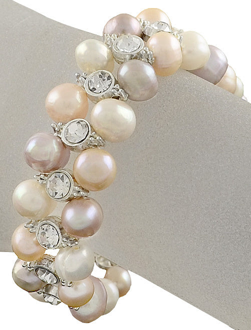 Elastisch zoetwater parel armband met stras steentjes op model | Double Soft Colors Pearl Bling